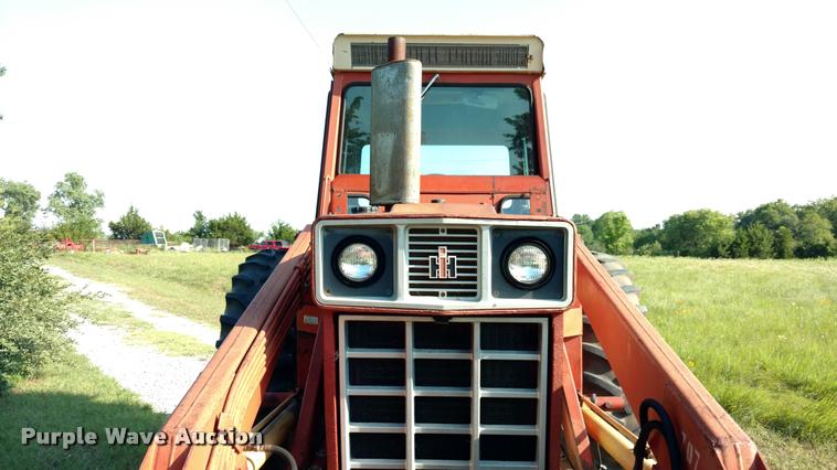 image for item DA5625 1973 International 766 tractor