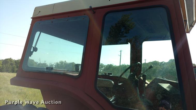 image for item DA5625 1973 International 766 tractor