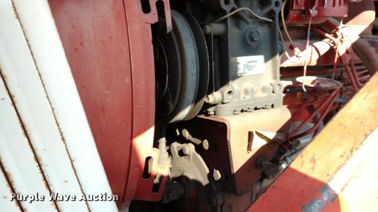 image for item DA5625 1973 International 766 tractor