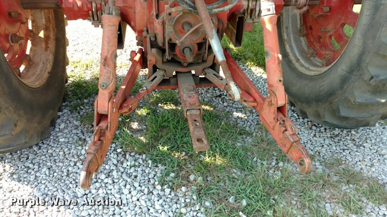 image for item DA5625 1973 International 766 tractor