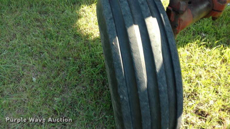 image for item DA5625 1973 International 766 tractor