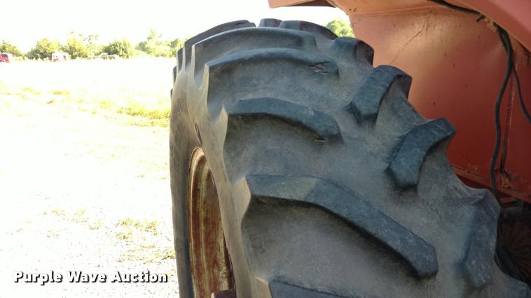 image for item DA5625 1973 International 766 tractor