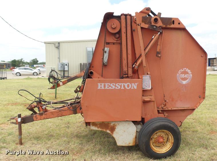 Hesston 5540 round baler in Medicine Lodge, KS Item DA7986 sold