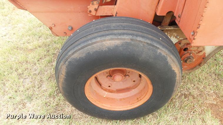 image for item DA7986 Hesston 5540 round baler