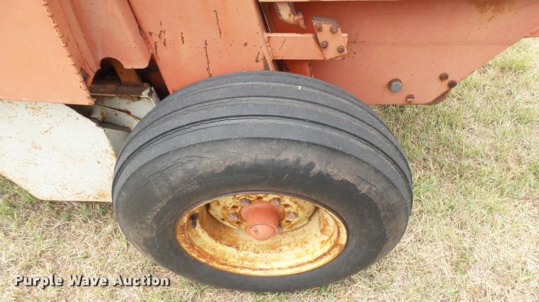 image for item DA7986 Hesston 5540 round baler