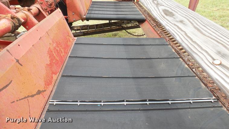 image for item DA7988 Versatile 400 swather
