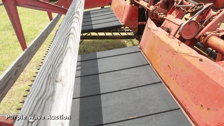 image for item DA7988 Versatile 400 swather
