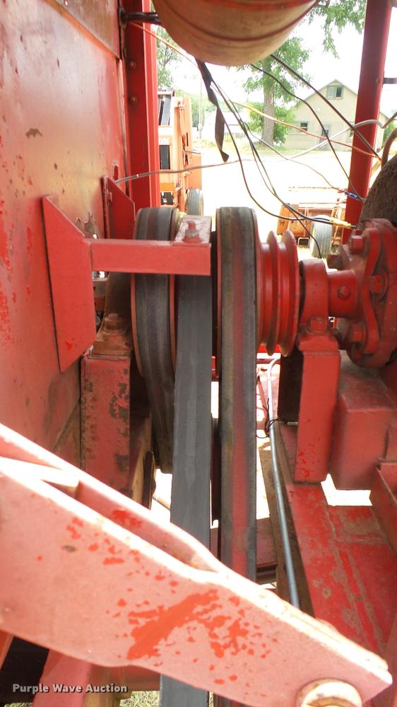 image for item DA7988 Versatile 400 swather