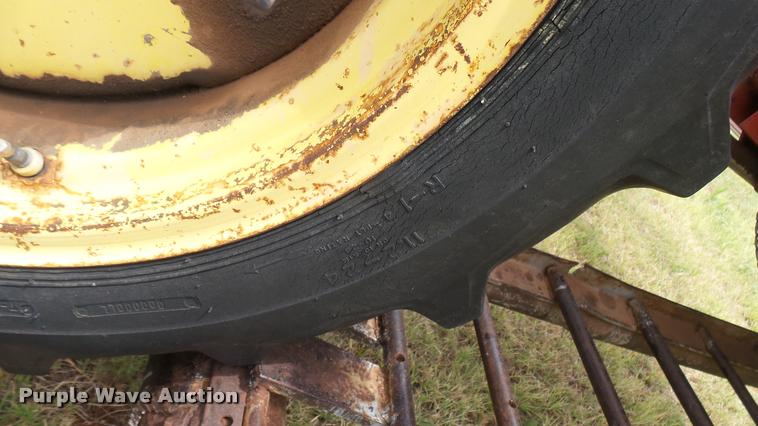 image for item DA7988 Versatile 400 swather