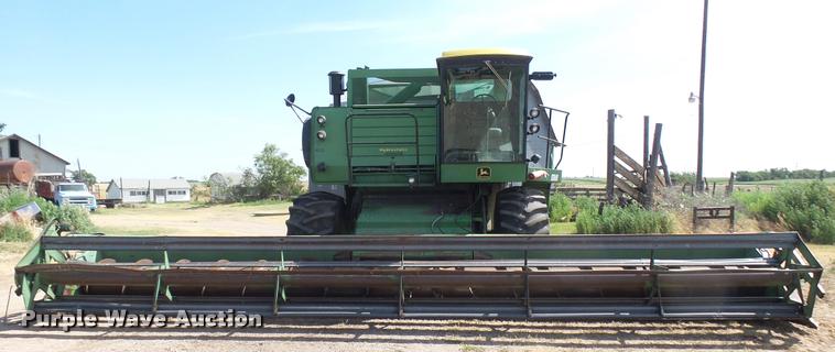 image for item DA7989 John Deere 8820 Turbo combine