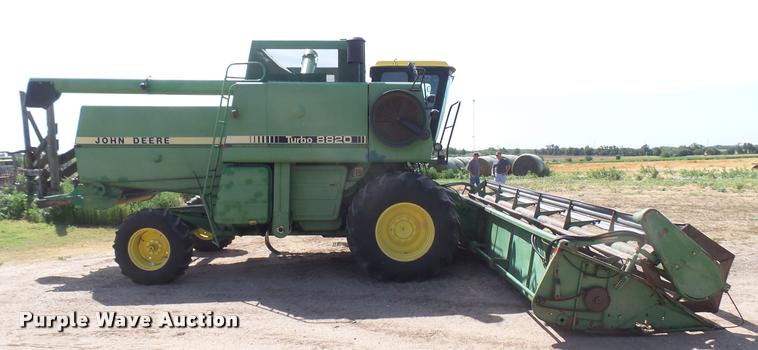 image for item DA7989 John Deere 8820 Turbo combine