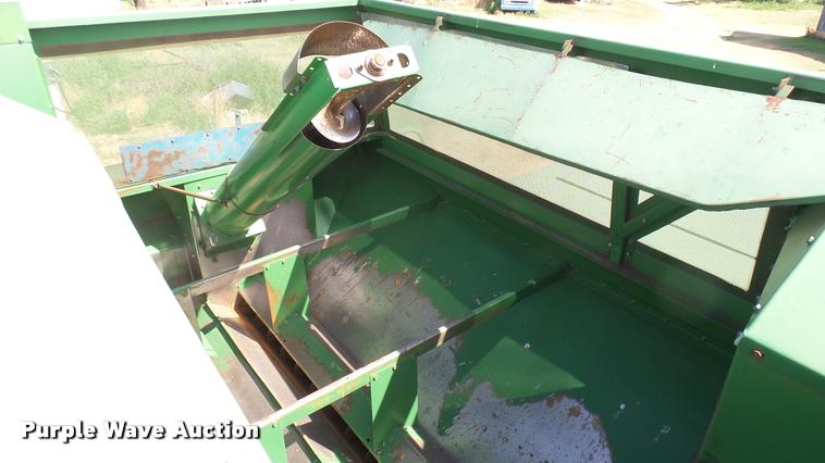 image for item DA7989 John Deere 8820 Turbo combine