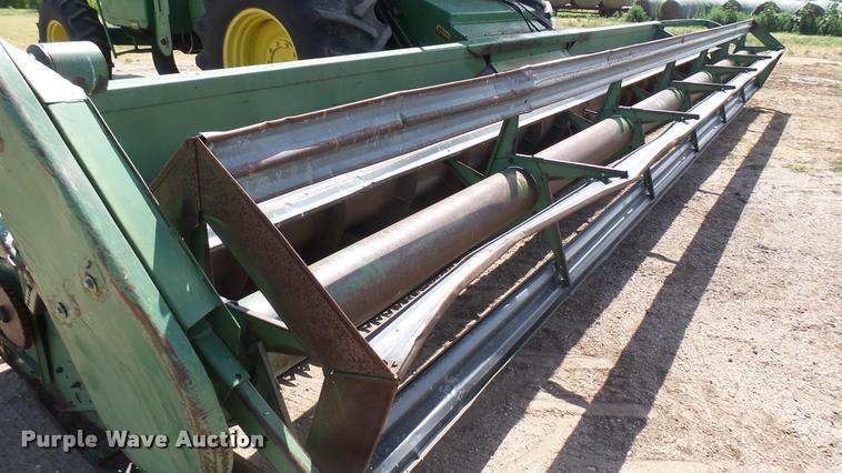 image for item DA7989 John Deere 8820 Turbo combine