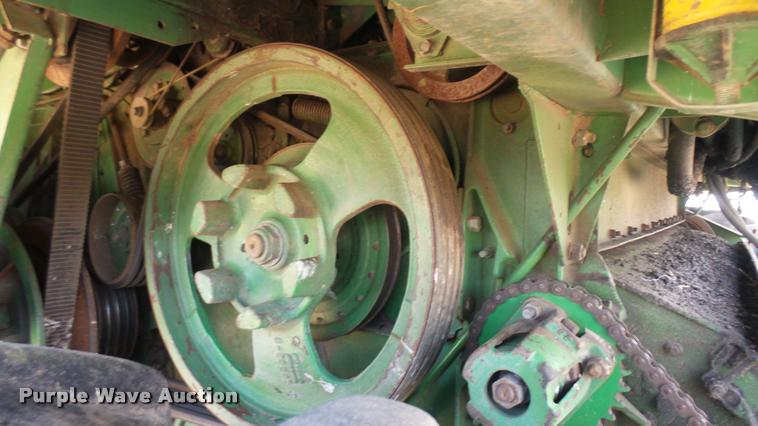 image for item DA7989 John Deere 8820 Turbo combine