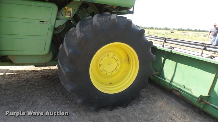 image for item DA7989 John Deere 8820 Turbo combine