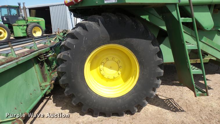 image for item DA7989 John Deere 8820 Turbo combine