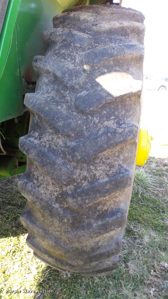 image for item DB0642 1975 John Deere 4430 tractor