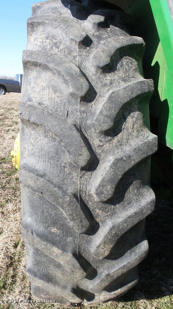 image for item DB0642 1975 John Deere 4430 tractor