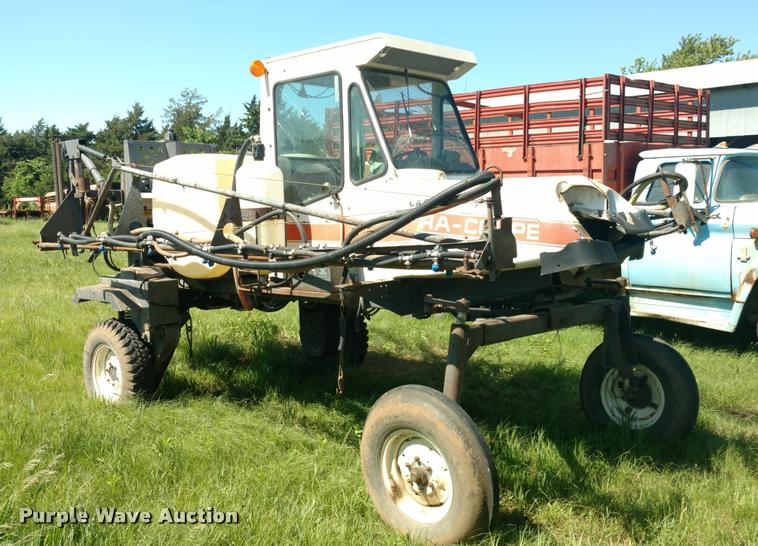 image for item DB0986 SpraCoupe 220 self-propelled sprayer