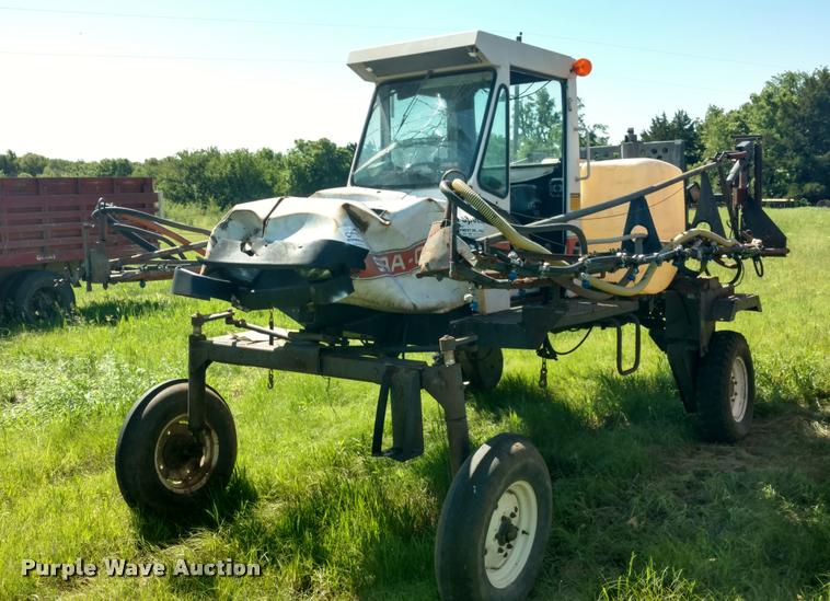 image for item DB0986 SpraCoupe 220 self-propelled sprayer