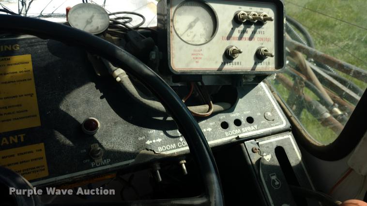 image for item DB0986 SpraCoupe 220 self-propelled sprayer
