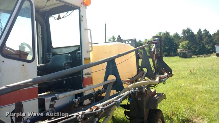 image for item DB0986 SpraCoupe 220 self-propelled sprayer
