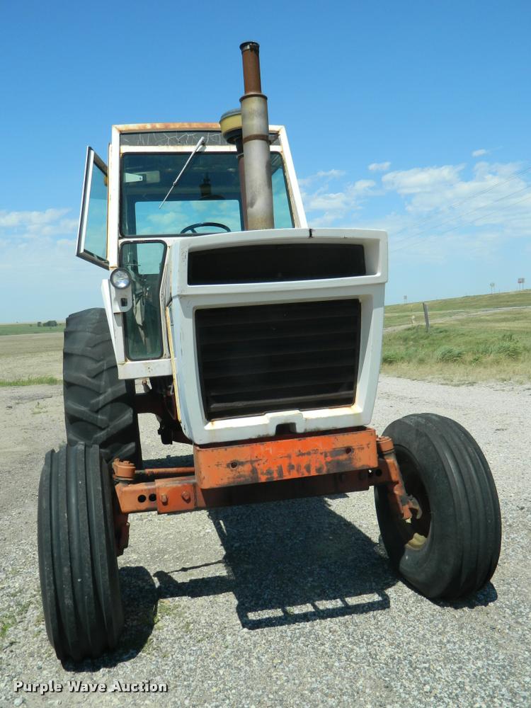 image for item DB1060 1974 Case 1270 tractor