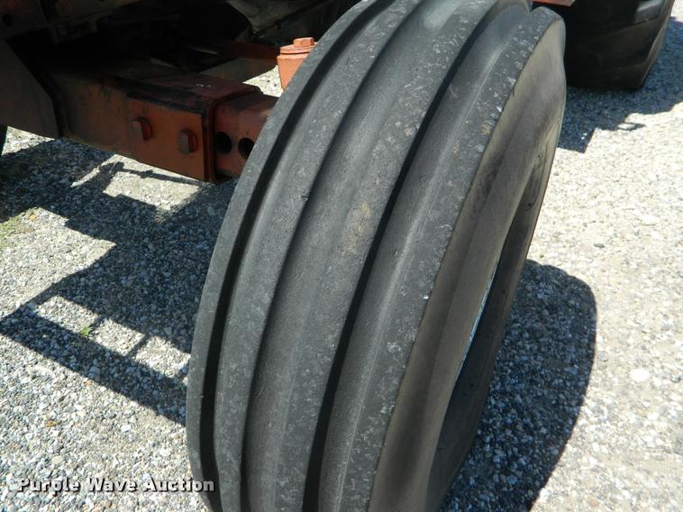 image for item DB1060 1974 Case 1270 tractor