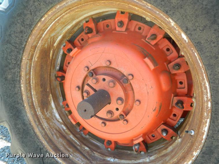 image for item DB1060 1974 Case 1270 tractor