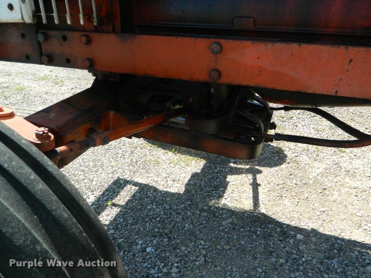 image for item DB1060 1974 Case 1270 tractor