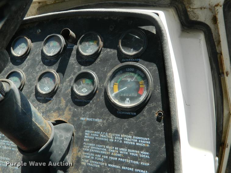 image for item DB1060 1974 Case 1270 tractor