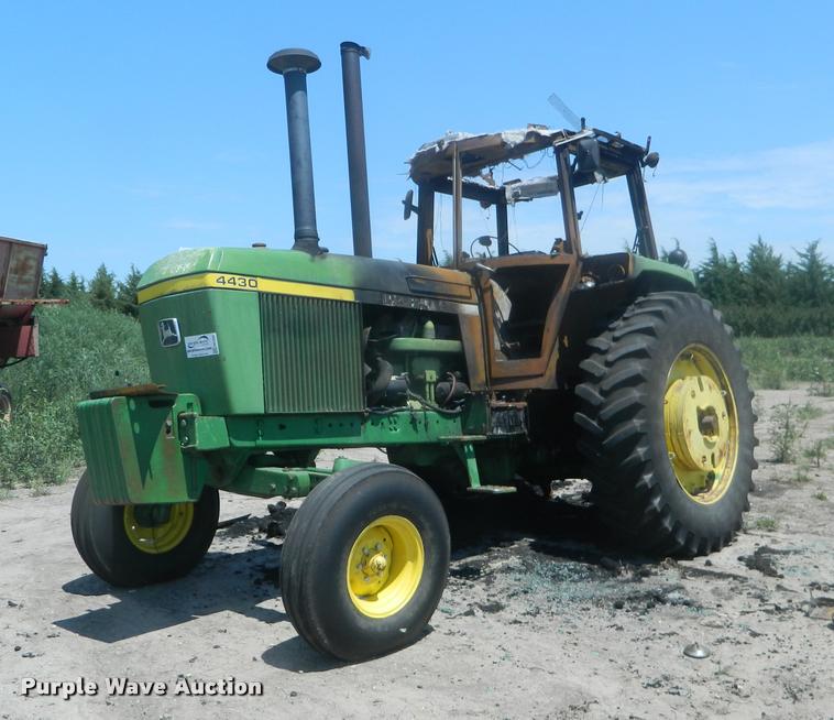 image for item DB1089 1975 John Deere 4430 tractor