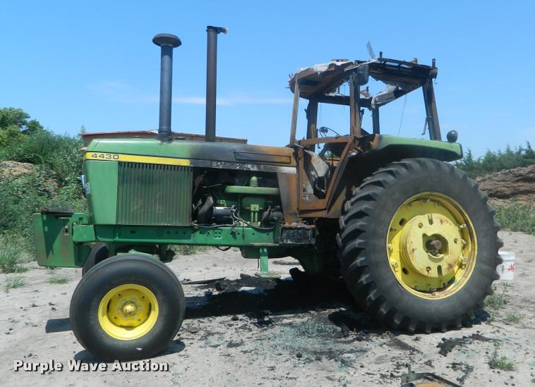 image for item DB1089 1975 John Deere 4430 tractor
