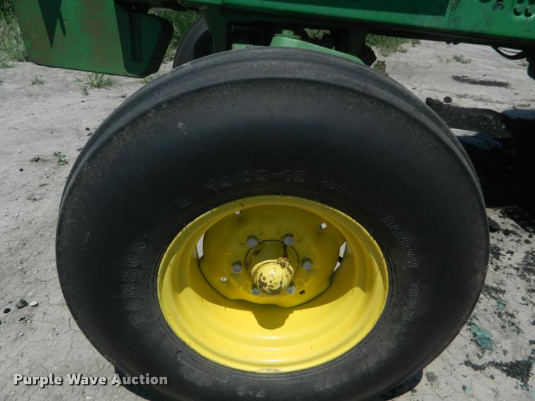 image for item DB1089 1975 John Deere 4430 tractor