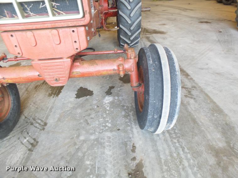 image for item DB1359 International 766 tractor