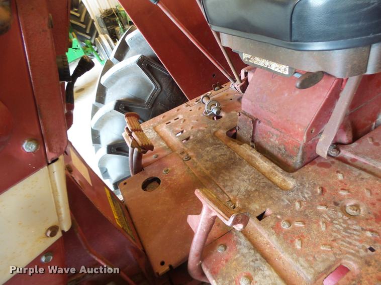 image for item DB1359 International 766 tractor