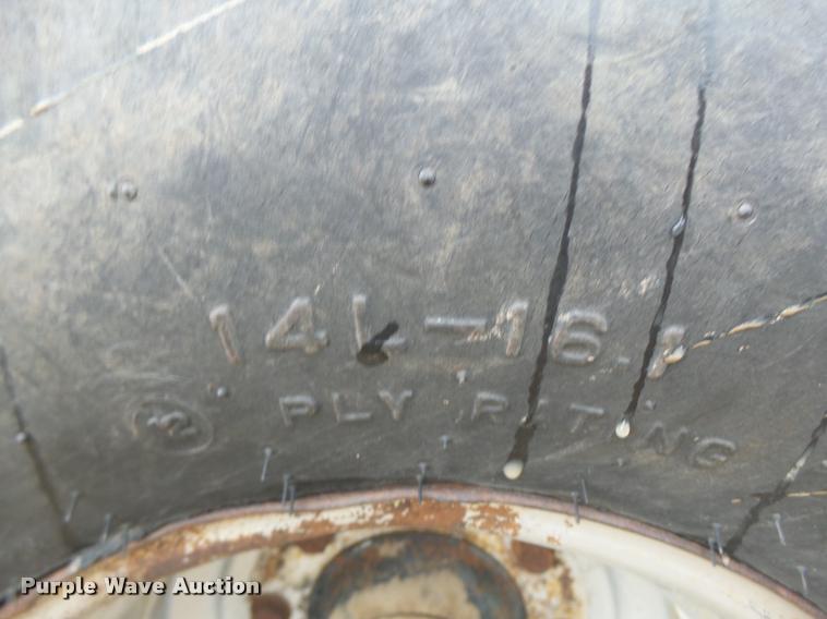 image for item DB1360 1988 Case IH 7130 tractor