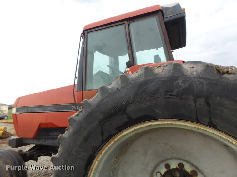 image for item DB1360 1988 Case IH 7130 tractor