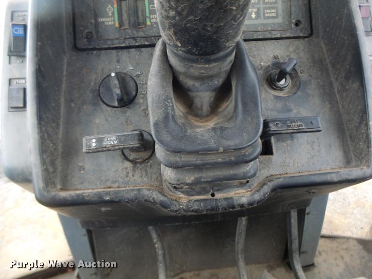 image for item DB1360 1988 Case IH 7130 tractor