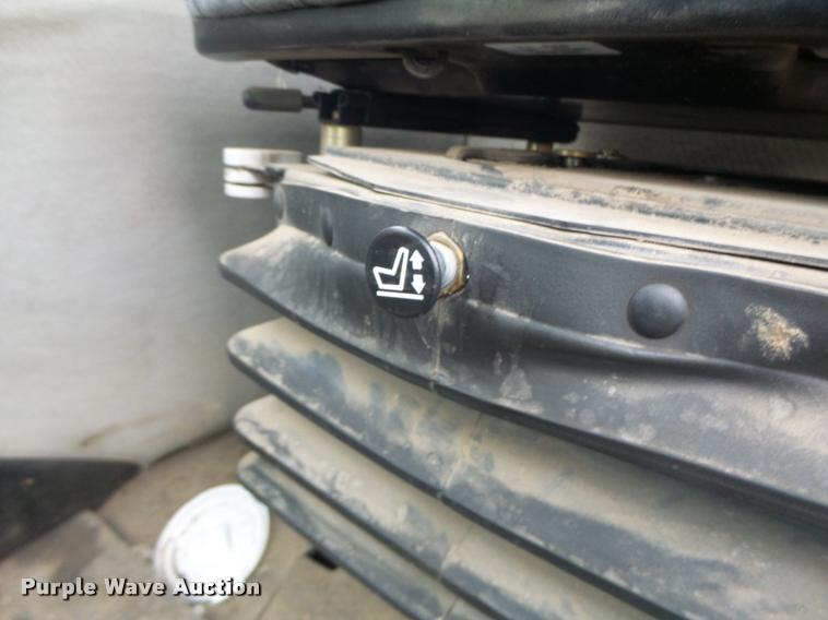 image for item DB1360 1988 Case IH 7130 tractor