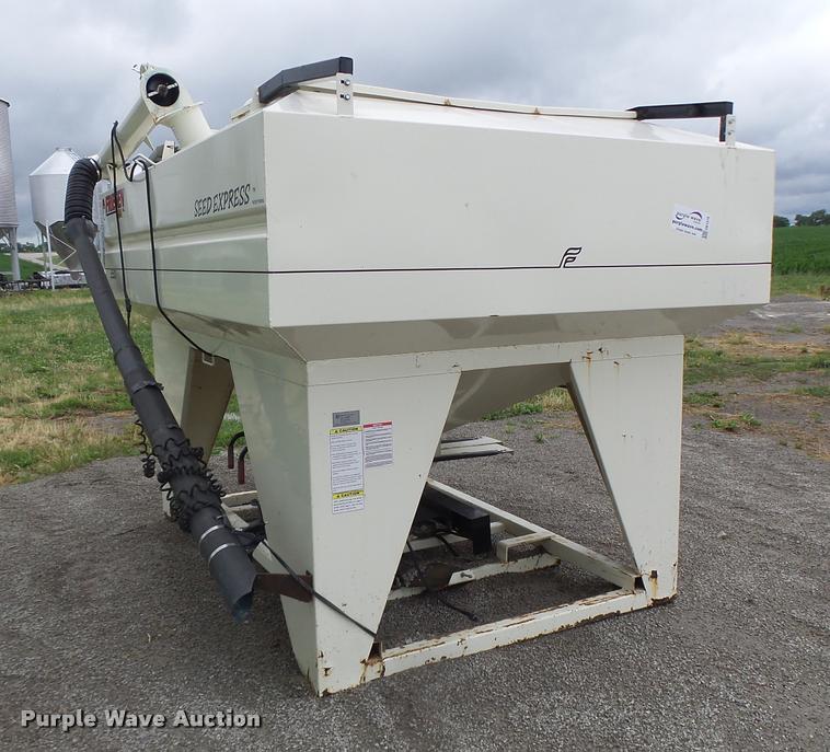 image for item DB1370 Friesen 220 seed tender bed