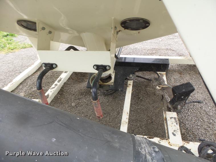 image for item DB1370 Friesen 220 seed tender bed