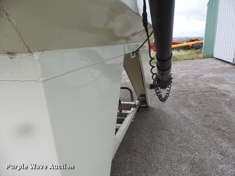 image for item DB1370 Friesen 220 seed tender bed