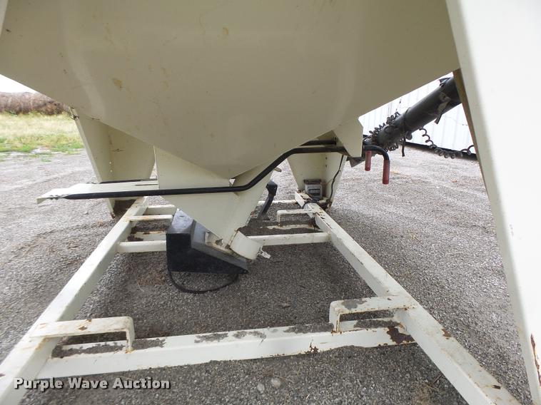 image for item DB1370 Friesen 220 seed tender bed