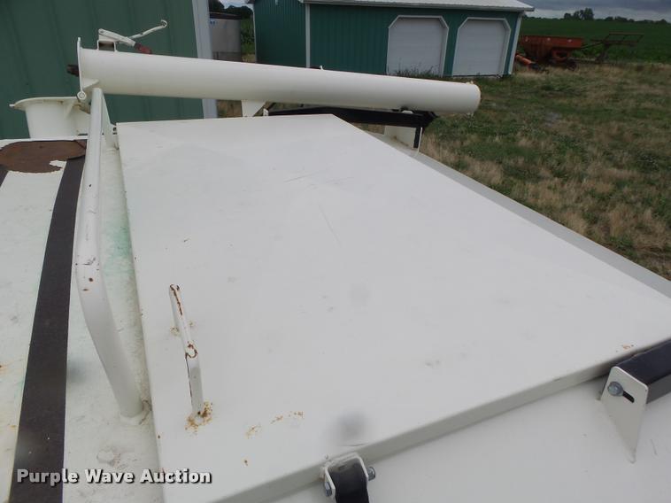 image for item DB1370 Friesen 220 seed tender bed