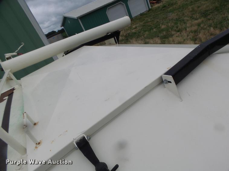 image for item DB1370 Friesen 220 seed tender bed