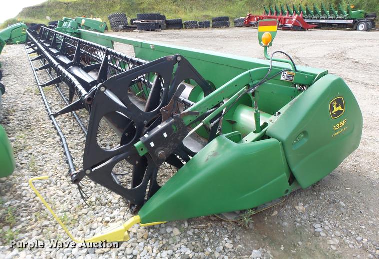image for item DB1374 2006 John Deere 635F flex head