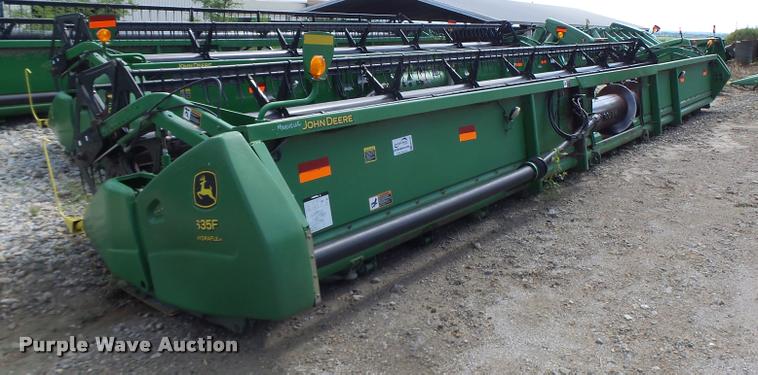 image for item DB1374 2006 John Deere 635F flex head