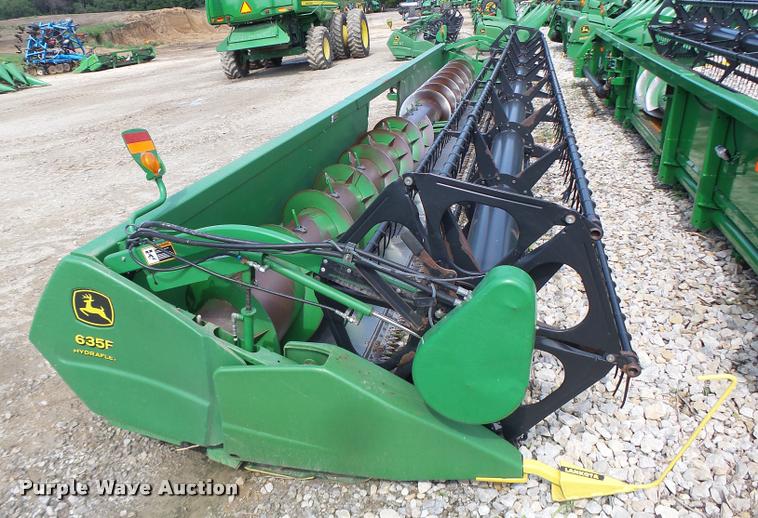 image for item DB1374 2006 John Deere 635F flex head