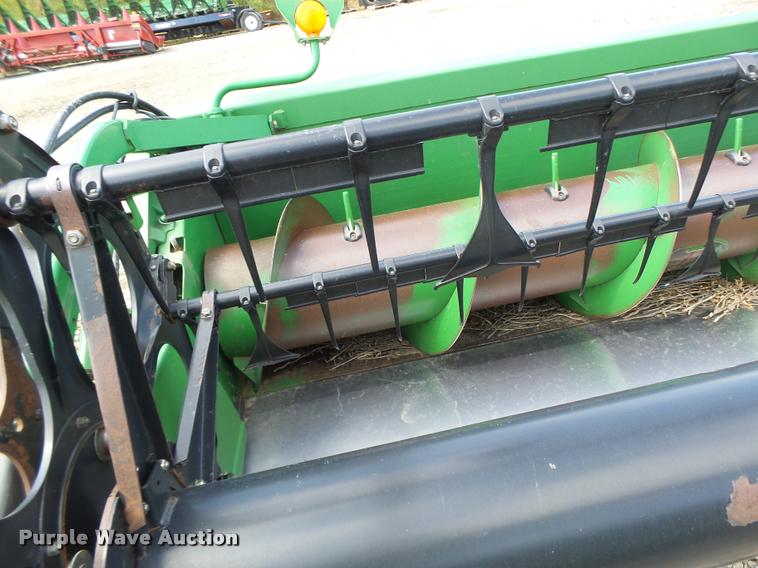 image for item DB1374 2006 John Deere 635F flex head
